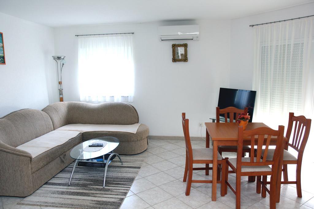 Apartments Kata Biograd Na Moru Esterno foto
